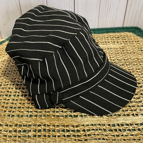 Women’s Newsboy Hat - Picture 2 of 3